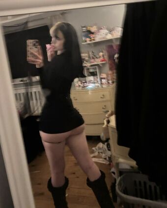 222.mollsx Alastonkuvavuotoja OnlyFansista 18