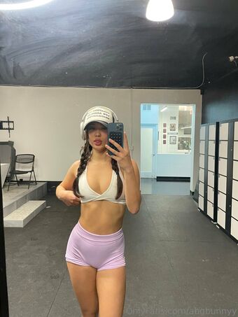 abgbunnyy Alastonkuvavuotoja OnlyFansista 37