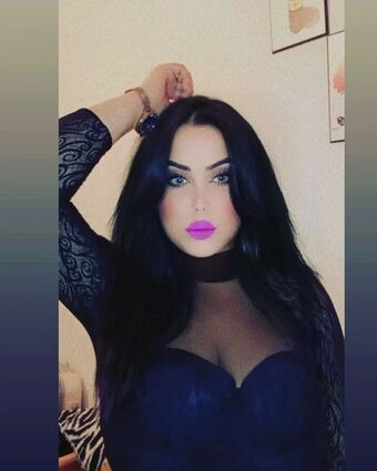 Ahlem Alastonkuvavuotoja OnlyFansista 32
