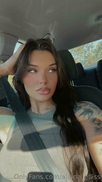 Alaina Alastonkuvavuotoja OnlyFansista 13