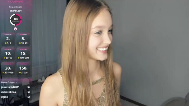 AliceMelison Alastonkuvavuotoja OnlyFansista 9