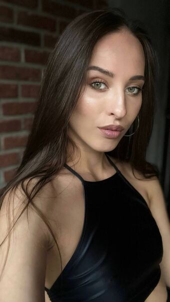 alinasollo Alastonkuvavuotoja OnlyFansista 19