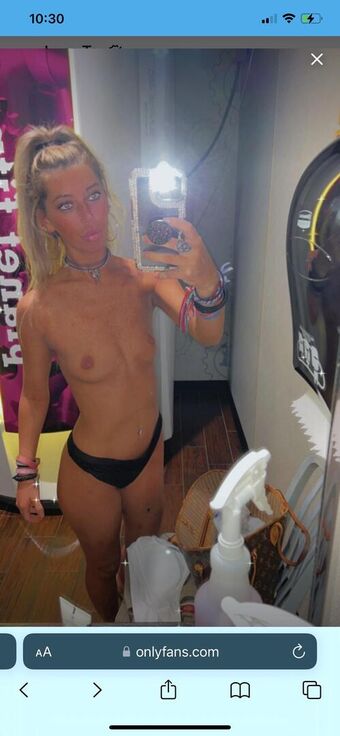 Ally Lyons Alastonkuvavuotoja OnlyFansista 11