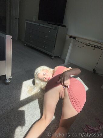 Alyssa Devyn Alastonkuvavuotoja OnlyFansista 225