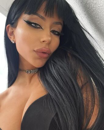 Amberscholl Alastonkuvavuotoja OnlyFansista 4