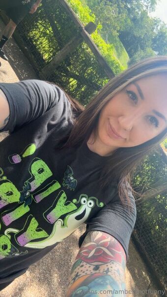 ambersnotfunny Alastonkuvavuotoja OnlyFansista 23