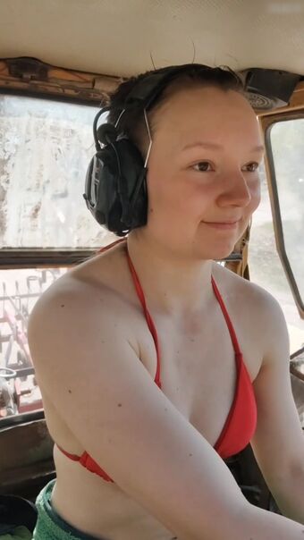 Amski Alastonkuvavuotoja OnlyFansista 19