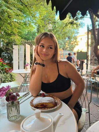 ana_beregoi Alastonkuvavuotoja OnlyFansista 23