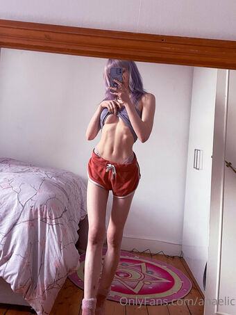 Anaelic Alastonkuvavuotoja OnlyFansista 57