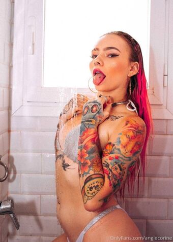 Angie Corine Alastonkuvavuotoja OnlyFansista 11