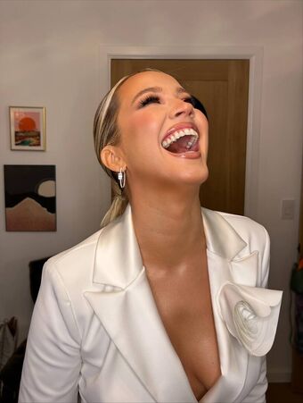 Anna Camp Alastonkuvavuotoja OnlyFansista 76