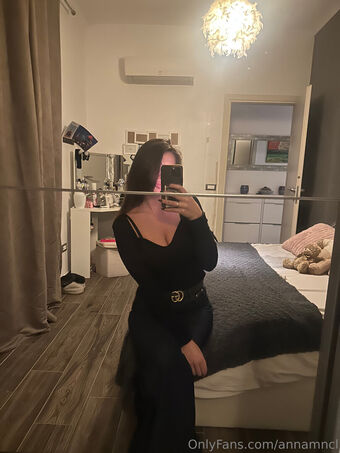 annamncl Alastonkuvavuotoja OnlyFansista 29