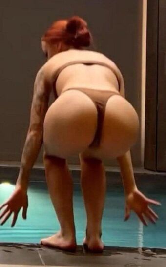 Ari Geli Alastonkuvavuotoja OnlyFansista 36