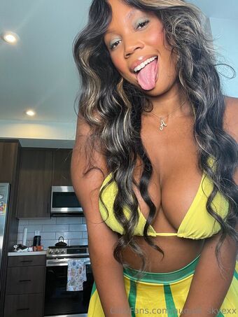 august_skyexx