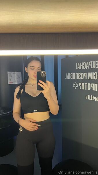 awenlis Alastonkuvavuotoja OnlyFansista 11
