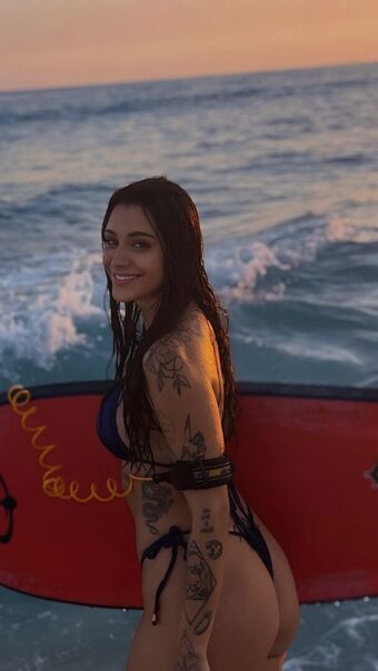 AZZY Alastonkuvavuotoja OnlyFansista 85