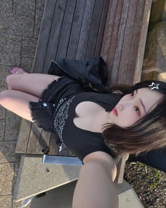 bambi_jesuis Alastonkuvavuotoja OnlyFansista 8