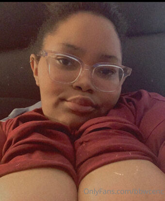 bbwcenc Alastonkuvavuotoja OnlyFansista 18
