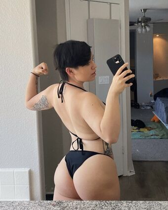 Beebinch Alastonkuvavuotoja OnlyFansista 55