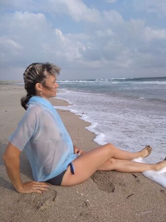 belkasis Alastonkuvavuotoja OnlyFansista 6