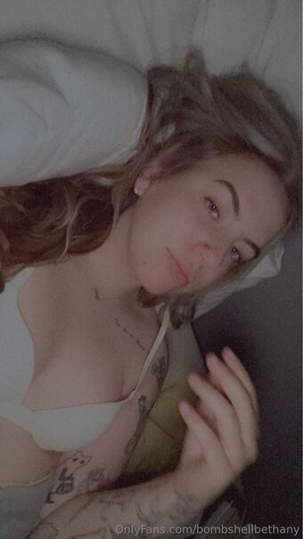 bombshellbethany Alastonkuvavuotoja OnlyFansista 14