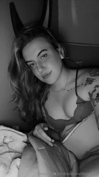 bombshellbethany Alastonkuvavuotoja OnlyFansista 18
