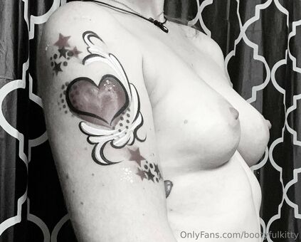 bootyfulkitty Alastonkuvavuotoja OnlyFansista 22