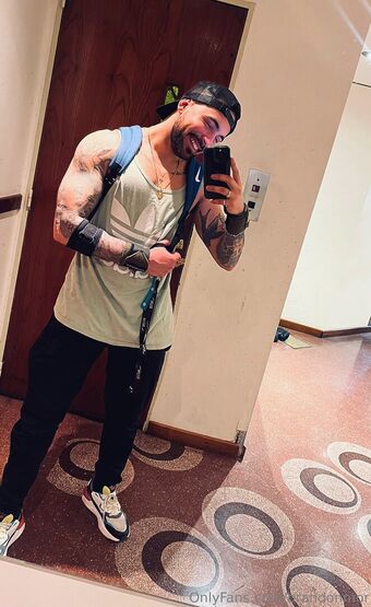 brandonmor Alastonkuvavuotoja OnlyFansista 16