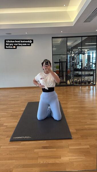 Buse Aydın Alastonkuvavuotoja OnlyFansista 11