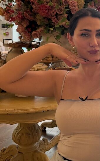 Buse Aydın Alastonkuvavuotoja OnlyFansista 13