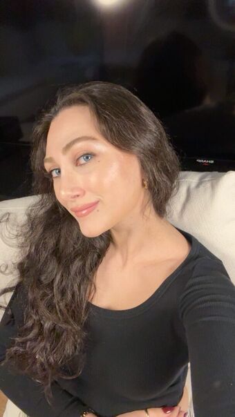 Buse Aydın Alastonkuvavuotoja OnlyFansista 17