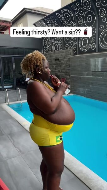 Busty Vivian Alastonkuvavuotoja OnlyFansista 53