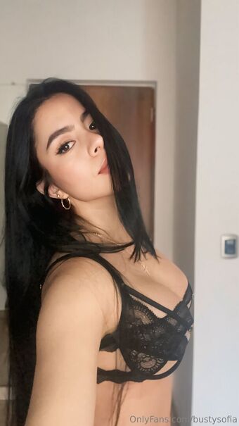 bustysofia Alastonkuvavuotoja OnlyFansista 33