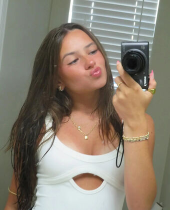 Cailey Fleming Alastonkuvavuotoja OnlyFansista 15