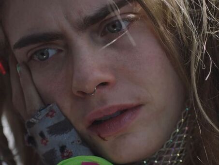 Cara Delevingne