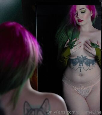 Carame1ine Alastonkuvavuotoja OnlyFansista 10