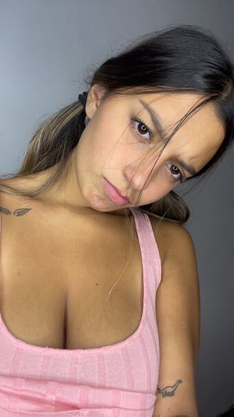 Caty Alastonkuvavuotoja OnlyFansista 29