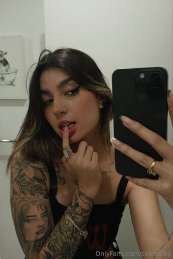 Celeesteg Alastonkuvavuotoja OnlyFansista 52