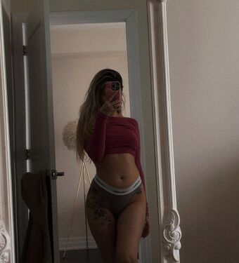 celestialwhore Alastonkuvavuotoja OnlyFansista 100