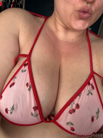 cherry6669 Alastonkuvavuotoja OnlyFansista 18