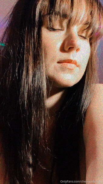 cherrycola1990 Alastonkuvavuotoja OnlyFansista 27