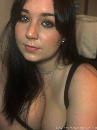 cherrycola1990 Alastonkuvavuotoja OnlyFansista 37