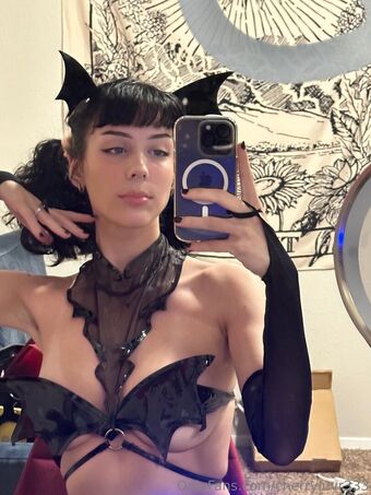cherryluvr333 Alastonkuvavuotoja OnlyFansista 15