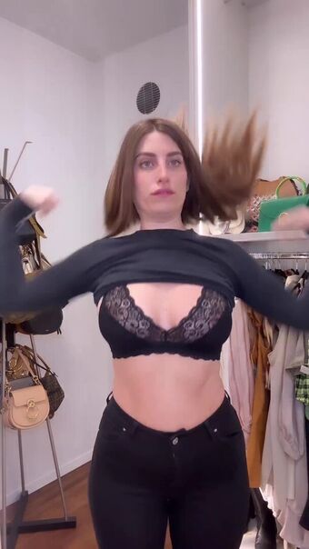 DANA ZARMON Alastonkuvavuotoja OnlyFansista 2