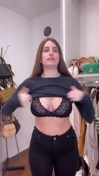 DANA ZARMON Alastonkuvavuotoja OnlyFansista 3