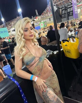Debora Julia