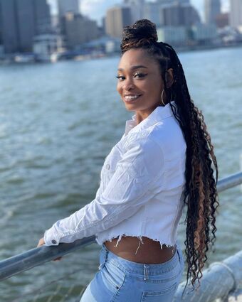 DefinedByKy Alastonkuvavuotoja OnlyFansista 19