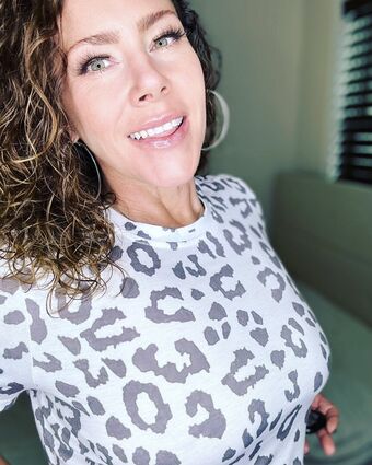 Delovely Curves Alastonkuvavuotoja OnlyFansista 20