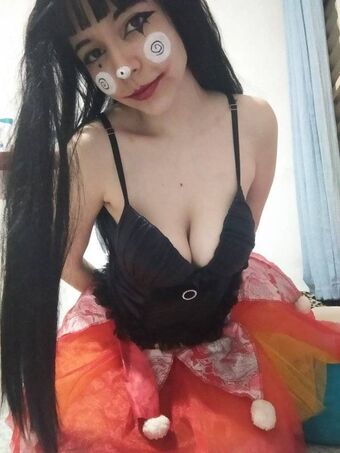 Demeter Alastonkuvavuotoja OnlyFansista 9