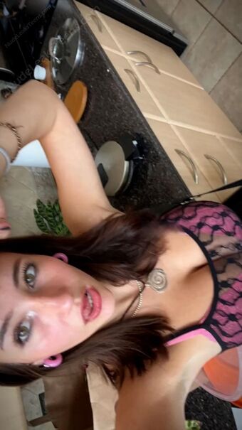 Devon Alastonkuvavuotoja OnlyFansista 79